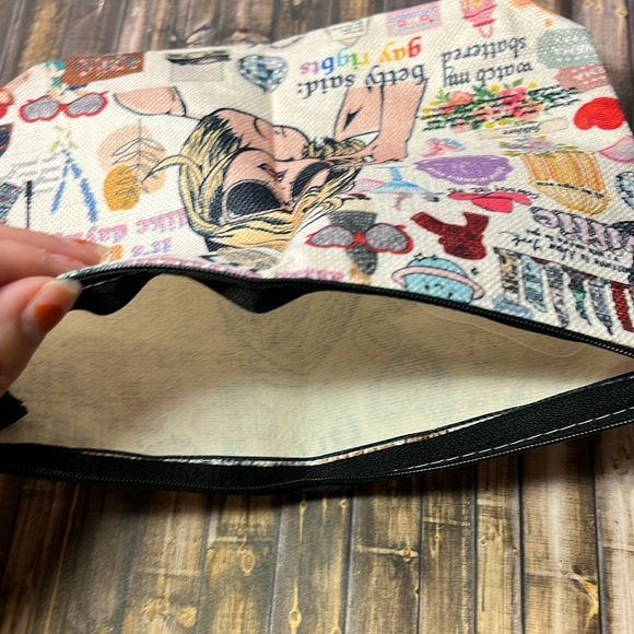 5for$10 Taylor Swift Music Albums Book Cosmetic Makeup Bag Travel Bag NWT - Picture 2 of 5